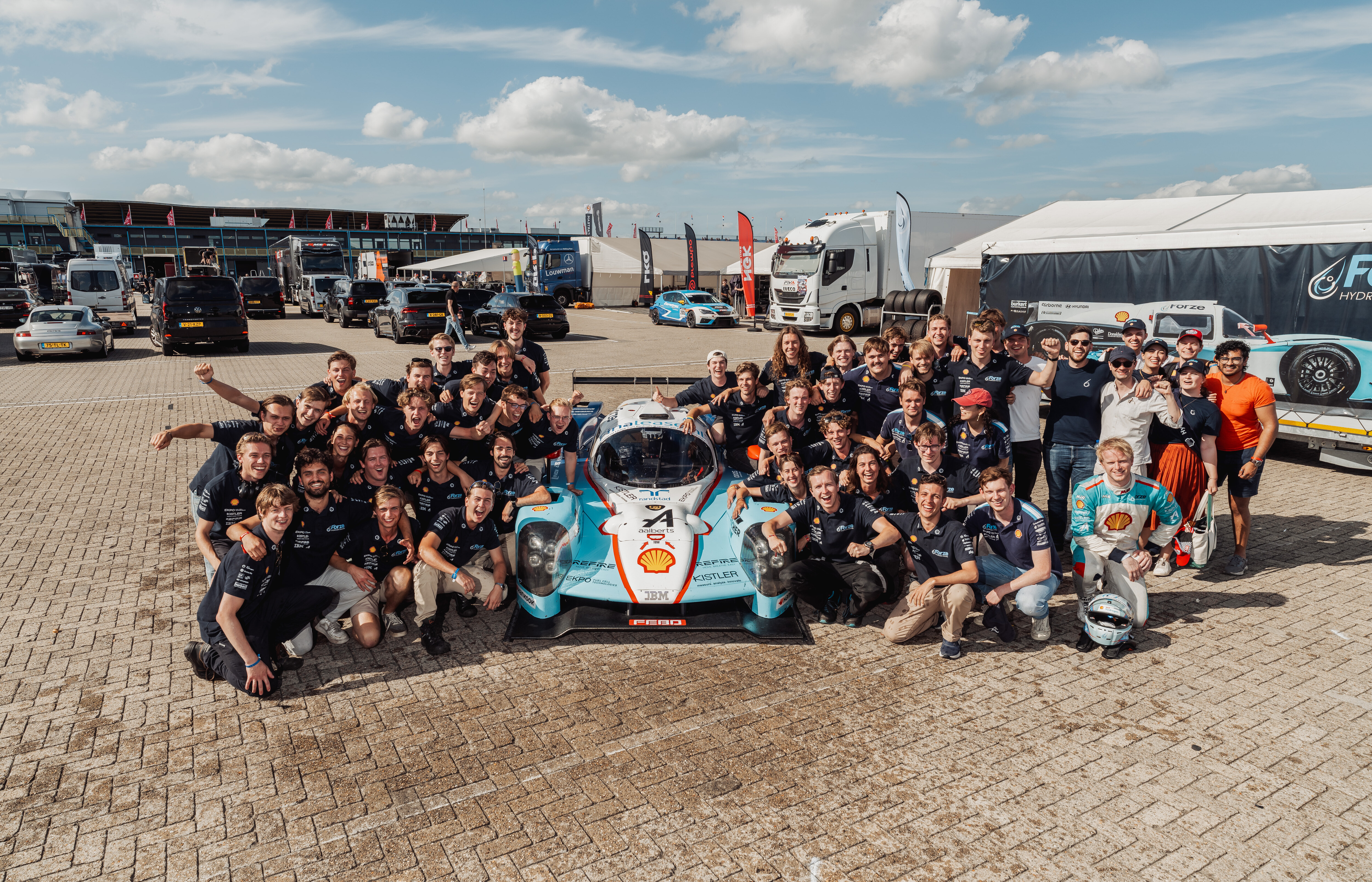 Forze Hydrogen Racing team picture 2025